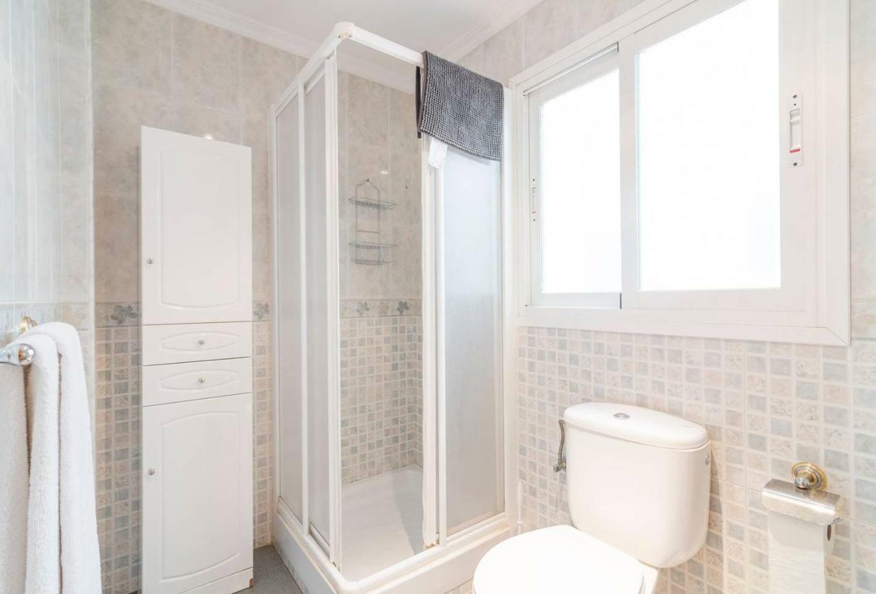 Apartamentos Vicenta Carihuela By Playa Miguel Torremolinos Eksteriør bilde